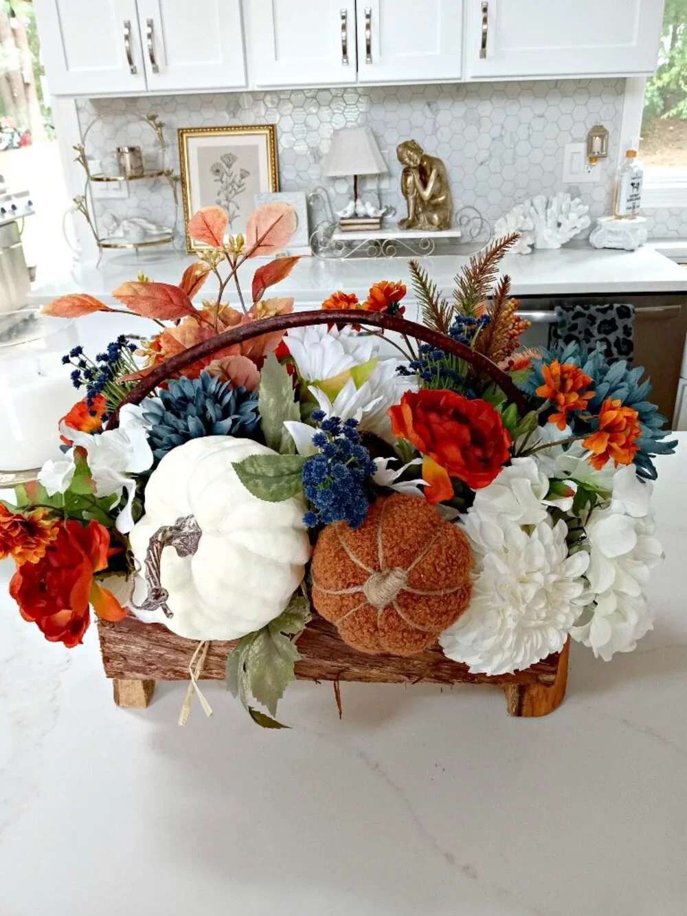 NEW! EXQUISITE MASSIVE STATEMENT CENTERPIECE FLORAL